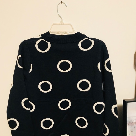 Sweater - Picture 4 of 4